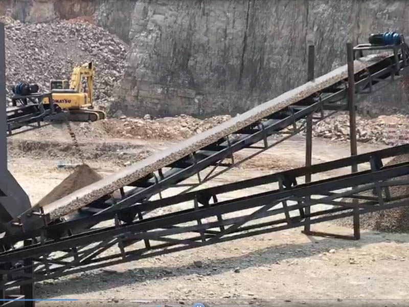  一套移動(dòng)破碎機(jī)大概得多少錢?